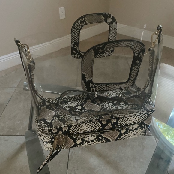 I.N.C. Transparent Satchel is a clear winner with a zippered compartments - Picture 5 of 7